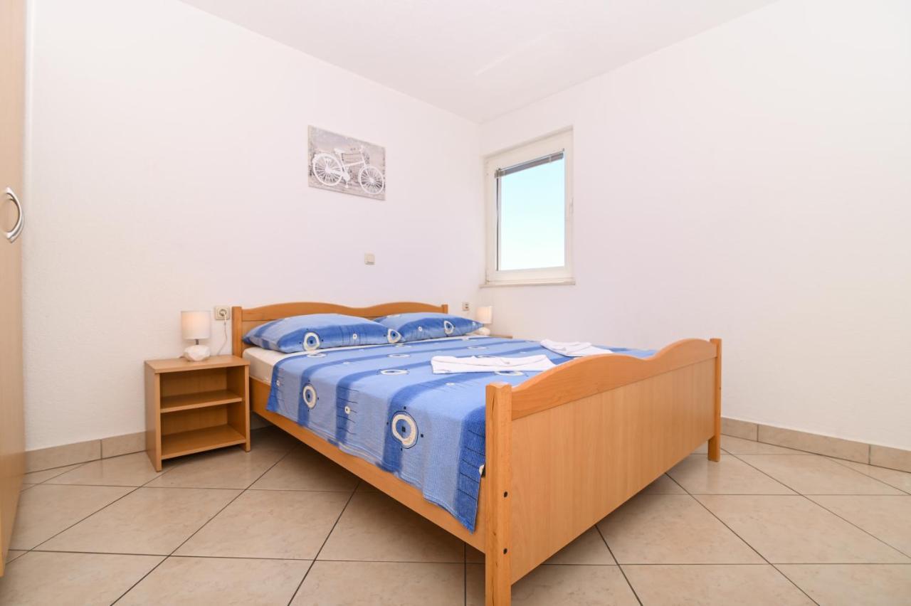 Apartmani Adria โตรกีร์ ภายนอก รูปภาพ