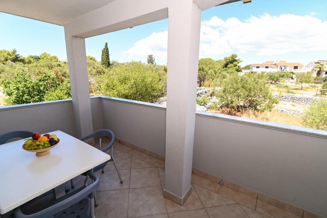 Apartmani Adria โตรกีร์ ภายนอก รูปภาพ