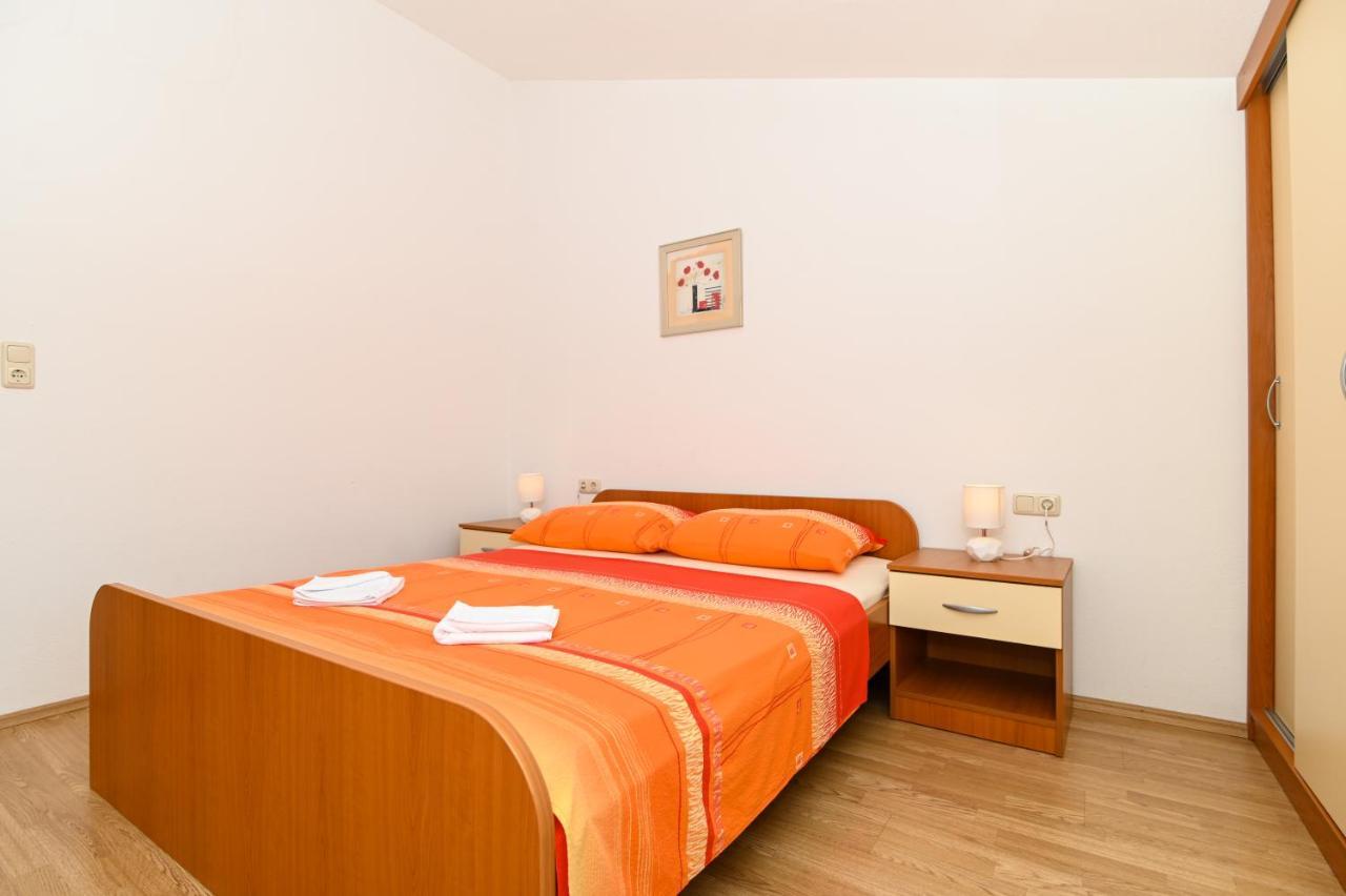 Apartmani Adria โตรกีร์ ภายนอก รูปภาพ