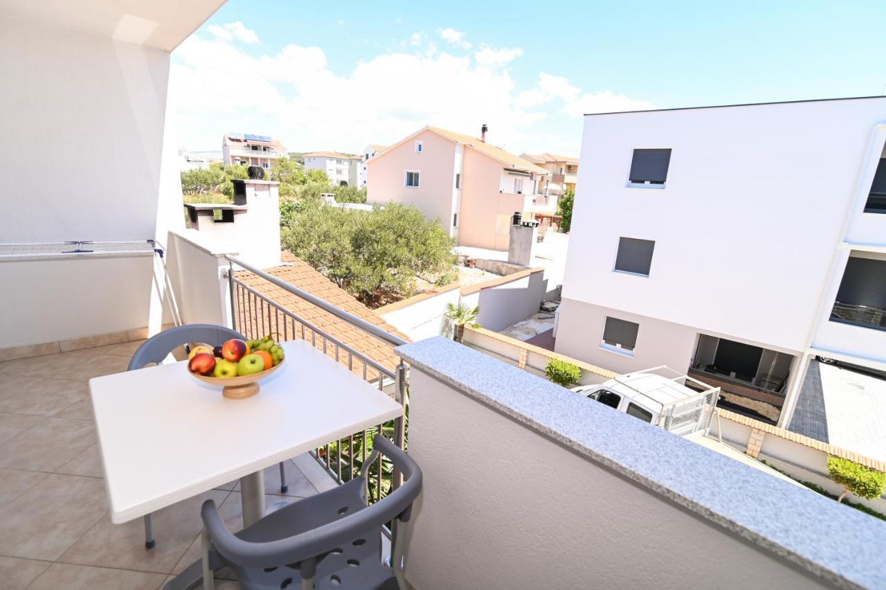 Apartmani Adria โตรกีร์ ภายนอก รูปภาพ