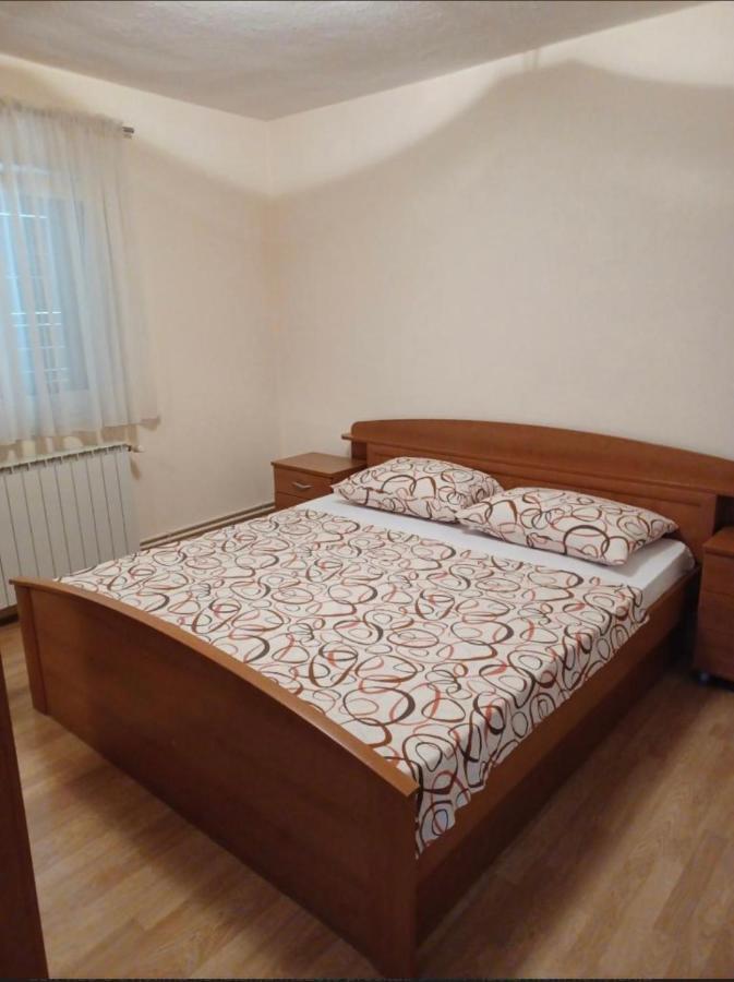 Apartmani Adria โตรกีร์ ภายนอก รูปภาพ