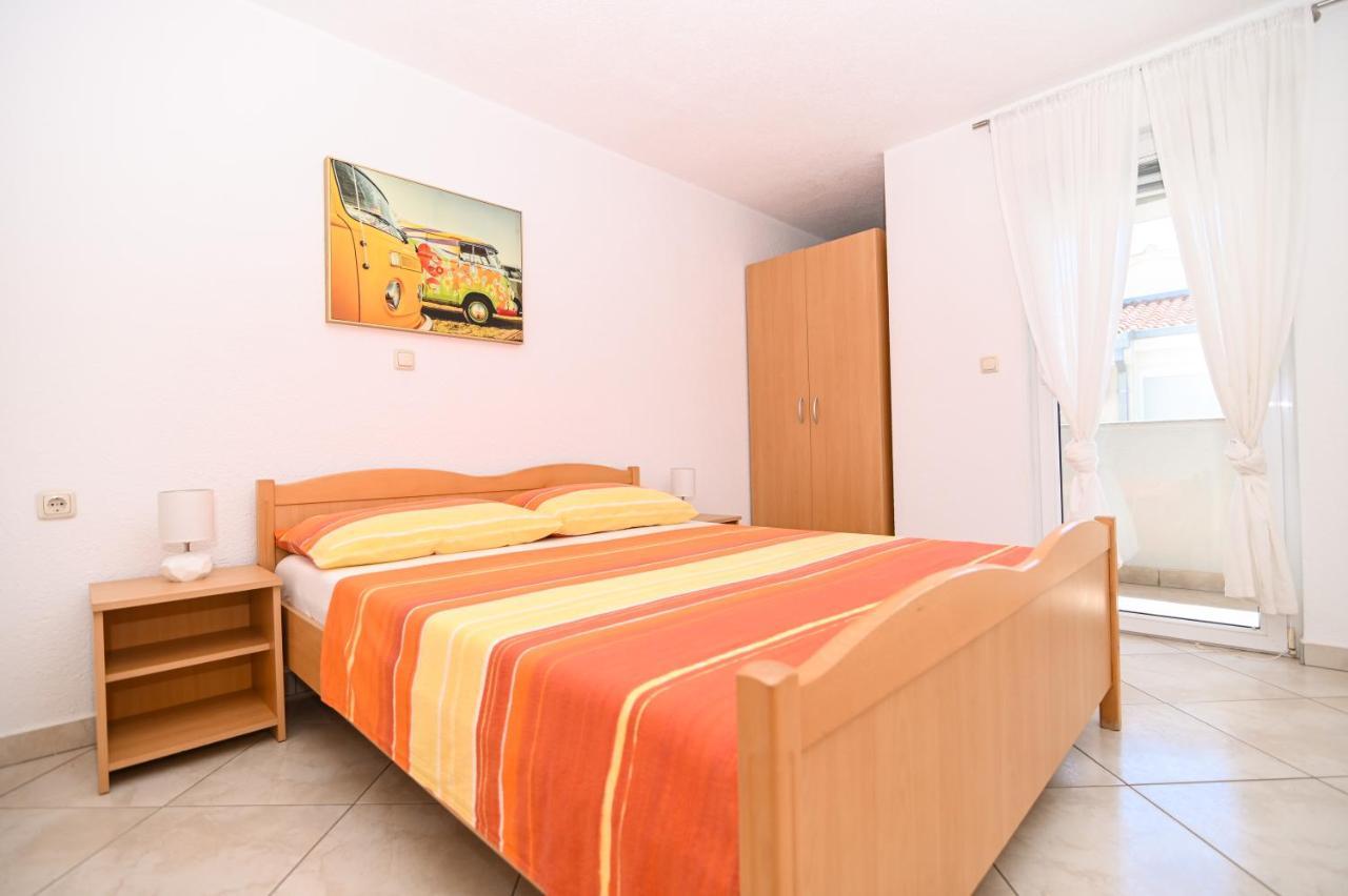 Apartmani Adria โตรกีร์ ภายนอก รูปภาพ