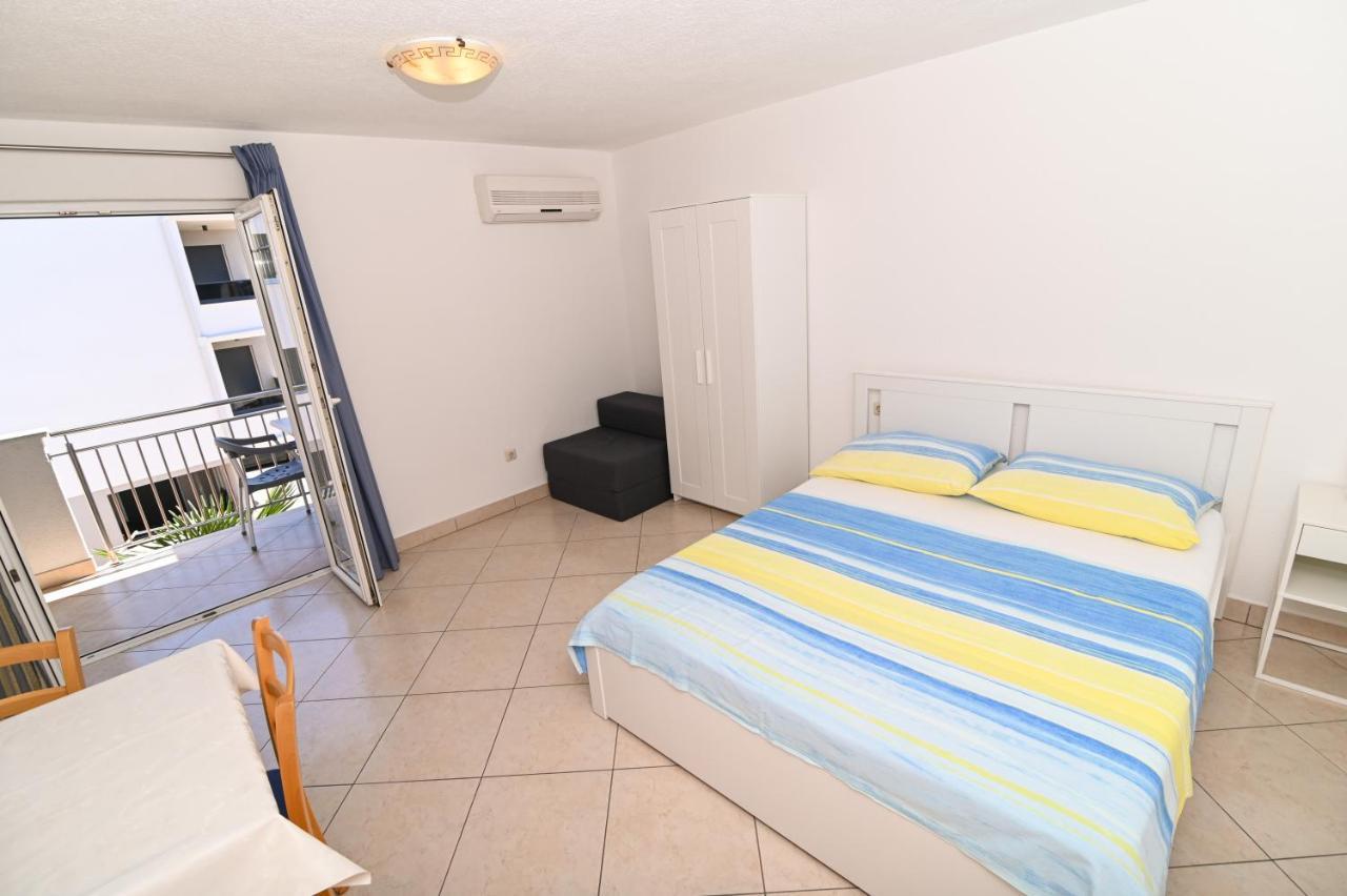 Apartmani Adria โตรกีร์ ภายนอก รูปภาพ