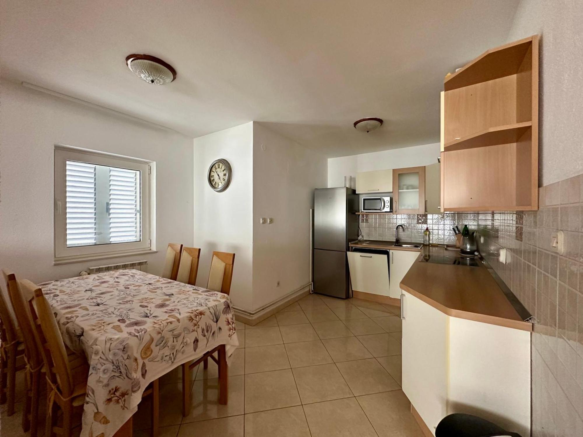 Apartmani Adria โตรกีร์ ภายนอก รูปภาพ